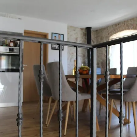 Stone House Karlo * Бибинье