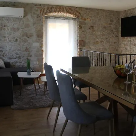 Stone House Karlo * Бибинье