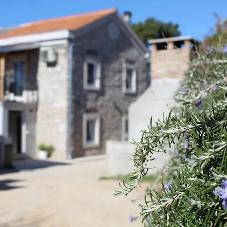 Вилла Stone House Karlo Бибинье